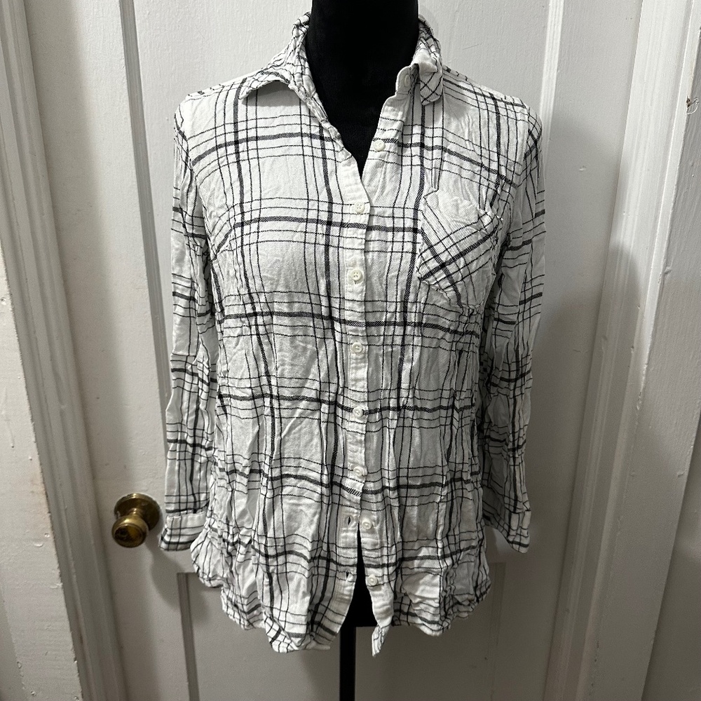 Isabel Maternity by Ingrid and Isabel White and Black Plaid Button Down in S